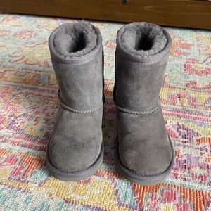 Kids/toddler UGG boot size 9